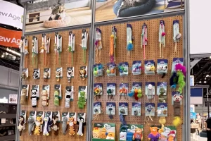 tianyuan pet toy showroom (6)