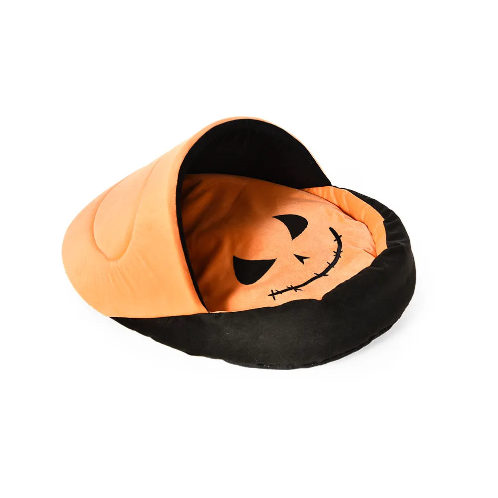 кошачья кровать на Хэллоуин