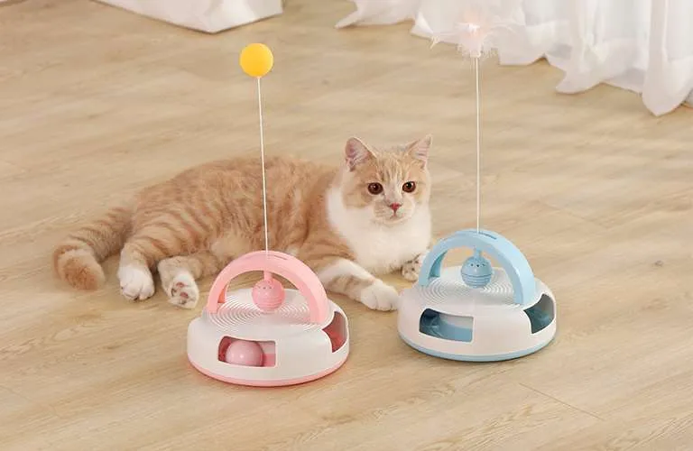 Guida ai giocattoli per gatti