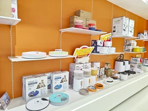 cat bowl showroom
