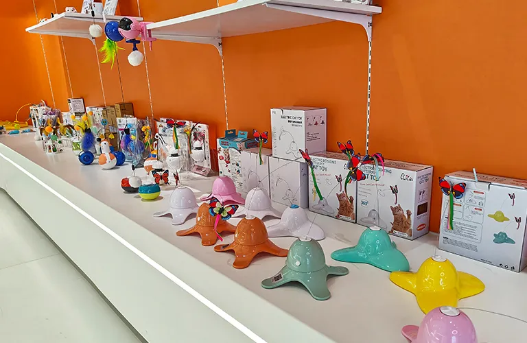 What Is The Best Electronic Cat Toy