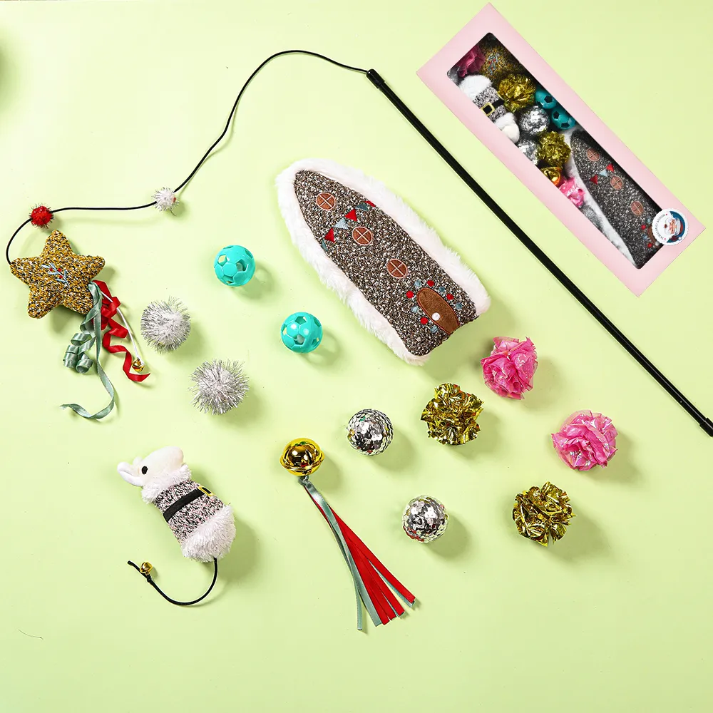 Giocattoli per gatti a tema natalizio