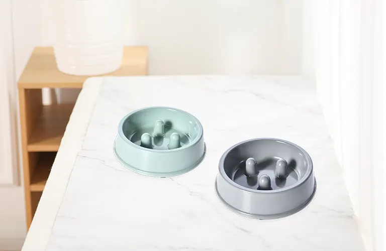 Bols en plastique pour animaux de compagnie