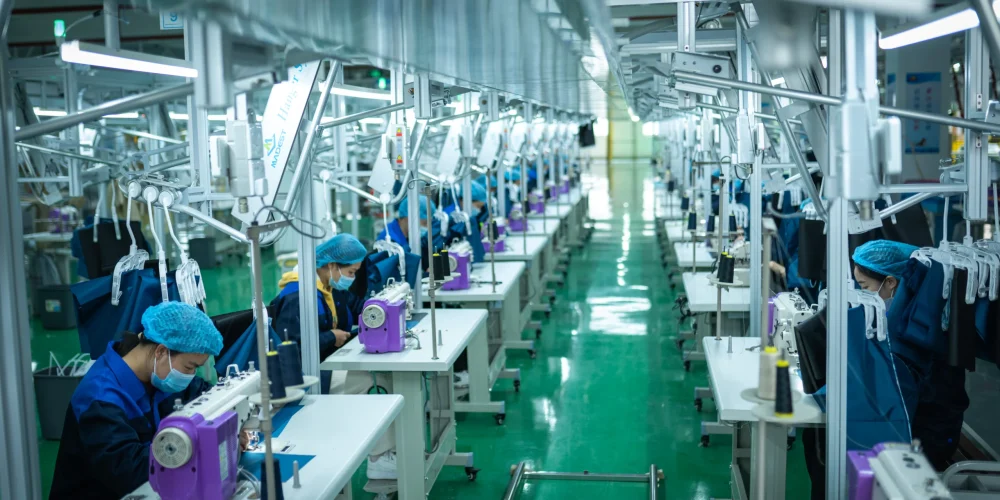 Как сделать лежаки для собак на фабрике кроватей для домашних животных?